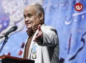 عکس| سفر زمان؛ تیپ و چهرۀ «اکبر عبدی» در پشت‌صحنه «سیرک بزرگ»؛ 35 سال قبل
