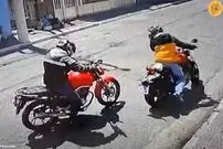 (ویدئو) مرگ عجیب یک دزد پس از خفت‌گیری و سرقت موتورسیکلت در خیابان