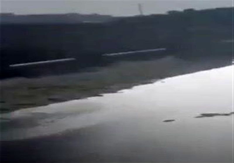 (ویدئو) جاری شدن رود نفت در اهواز همه را متعجب کرد!