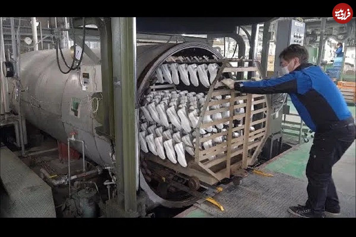 (ویدئو) کفش های کتانی مشهور چگونه در کارخانه های ژاپنی تولید می شود؟