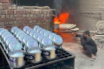 ببینید؛ مراحل تولید زودپز از طریق بازیافت ضایعات آلومینیومی در پاکستان