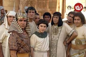 عکس| سفر به تاریخ؛ عکس یادگاری «رودامون، ممیسابو، مالک و بنیامین» در پشت‌صحنه «یوسف پیامبر»