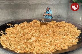 ببینید؛ غذای روستایی در هند؛ پخت نودل تند با سبزیجات توسط مادر بزرگ روستایی