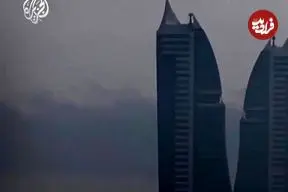 ببینید| ابر سیاه دود بر فراز منامه/ آتش در مخازن سوخت