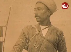 عکس| سفر زمان؛ عکس یادگاری دو «تفنگچی» در دوران قاجار