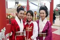 عکس| سفر زمان؛ «مودونگ، ندیمه بانو یوها» (سریال جومونگ) در 35 سالگی در کنار همسر و دخترش