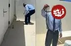 ببینید| تصاویری از شکار مار با دست خالی توسط وزیر بهداشت آمریکا