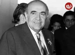 عکس| سفر در زمان؛ «امیرعباس هویدا» در حال گفتگو با اسدالله علم