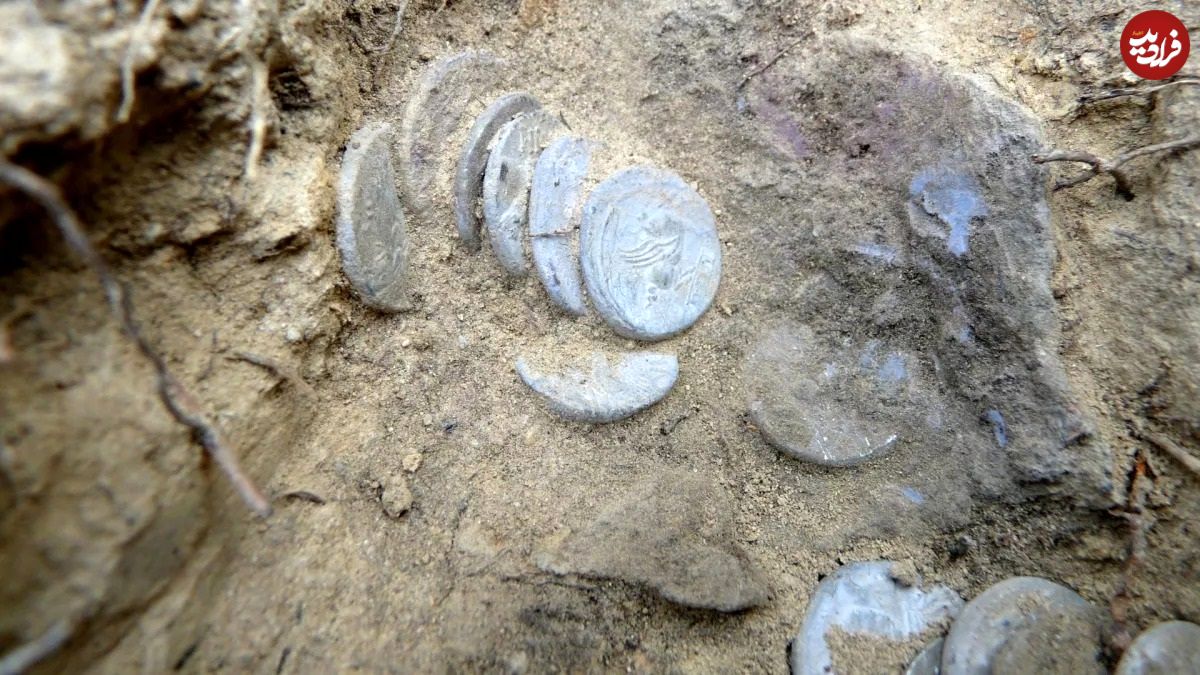 کشف گنجینه سکه‌های ۲ هزار ساله توسط یک کوهنورد