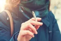 این آدم ها سیگار نمی کشند اما بخاطر سیگار می میرند
