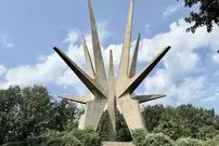 تصاویر| بنای یادبود کوشمای؛ پنج پره بتنی عظیم ۳۰ متری 