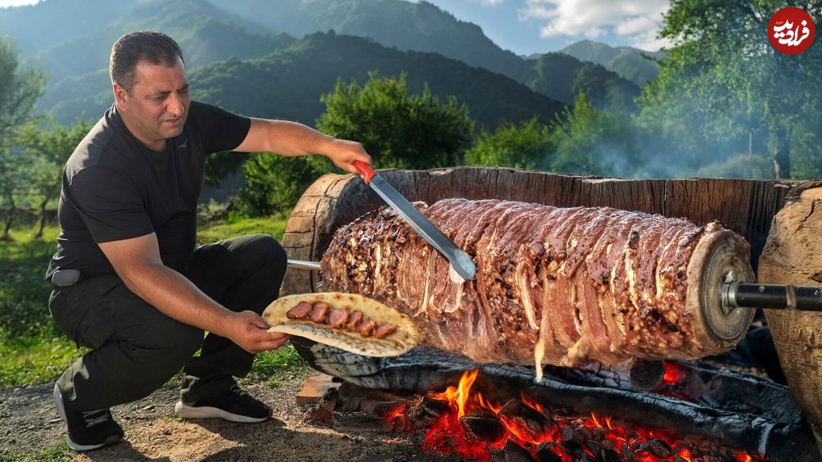 ببینید؛ غذای روستایی در آذربایجان؛ تهیه دونر کباب با گوشت گاو واگیو در طبیعت