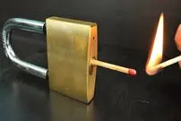 (ویدئو) 30 ترفند درخشان برای باز کردن هر وسیله ای؛ از قفل و در ترشی تا کنسرو