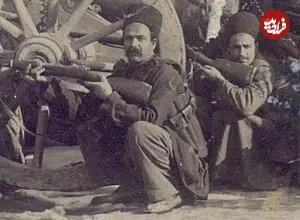 عکس| سفر زمان؛ عکس یادگاری سربازان توپخانه در دوران قاجار