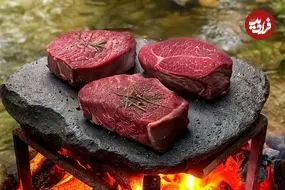 ببینید| غذای روستایی در سوئیس؛ پخت استیک با کره و سیر به همراه سیب زمینی در جنگل