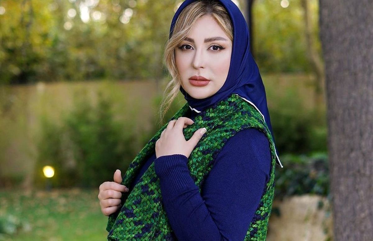 (عکس) قابی جالب از حضور نیوشا ضیغمی و دخترش در هواپیمای مشهد - تهران
