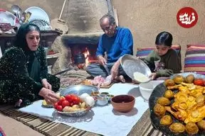 ببینید| غذای روستایی در ایران؛ پخت یک غذای متفاوت با مرغ، گوجه فرنگی و سیب زمینی