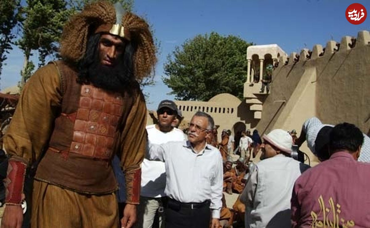 عکس؛ سفر به تاریخ؛ «غول زبیری» (سریال مختارنامه) در آغوش «جواد رضویان»