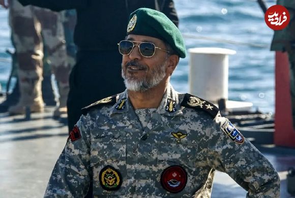 عکس؛ سفر در زمان؛ «دریادار سیاری» روی عرشه ناو البرز در تنگه هرمز؛ سال 57