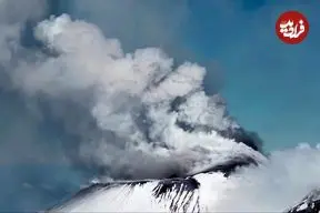 ببینید| فرود جسورانه اسکی‌باز از دامنه آتشفشان در حال فوران