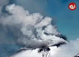 ببینید| فرود جسورانه اسکی‌باز از دامنه آتشفشان در حال فوران