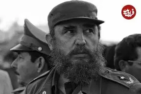 عکس| سفر در زمان؛ «فیدل کاسترو» در حال صحبت با پزشکان کوبایی بعد زلزله پرو؛ سال 1328