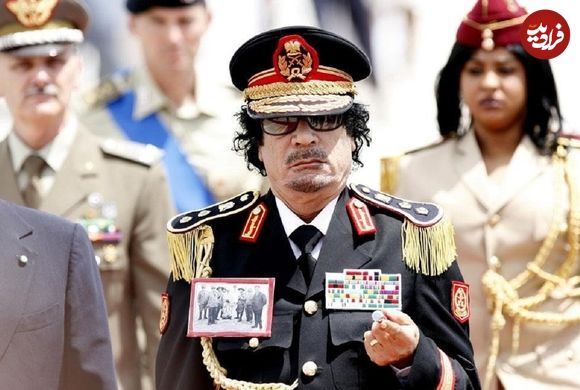 عکس| سفر در زمان؛ «معمر قذافی» در جوانی و در کنار پدرش؛ دهه 40 شمسی