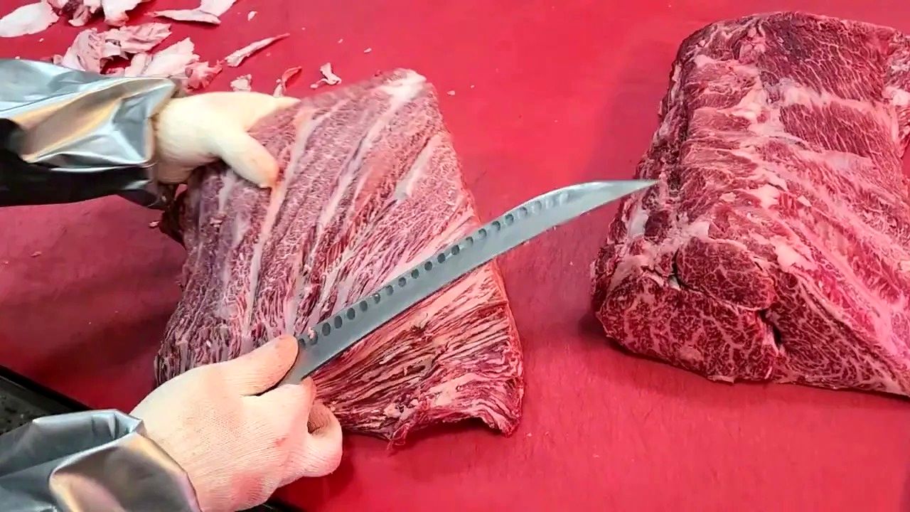 (ویدئو) مهارت خارق العاده این سرآشپز کره ای در برش زدن گوشت را ببینید