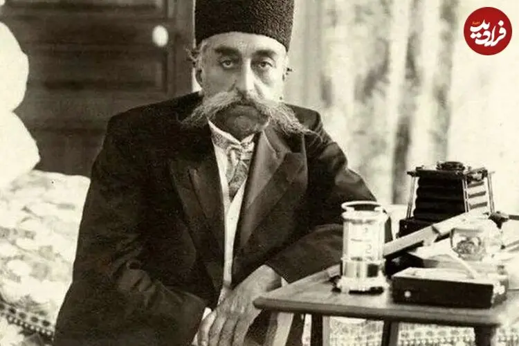 عکس| سفر زمان؛ مظفرالدین شاه قاجار در حال شکار کبوتر در فرانسه