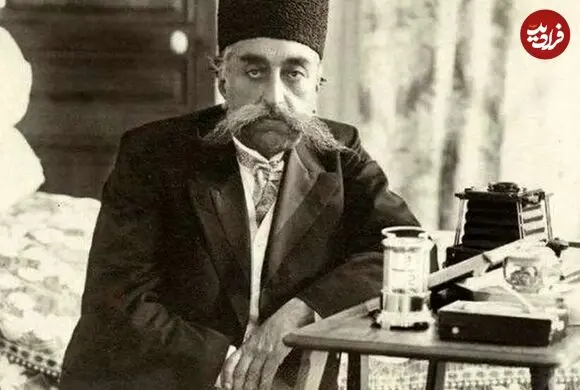 عکس| سفر زمان؛ مظفرالدین شاه قاجار در حال شکار کبوتر در فرانسه