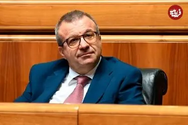 ببینید؛ لحظه سقوط یک مقام ایتالیایی از پله؛ پنجره تاریخی شکست!