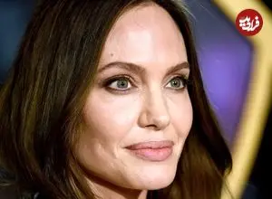 عکس| سفر در زمان؛ «آنجلینا جولی» در حال پیاده شدن از ماشین در کالیفرنیا؛ سال 1382