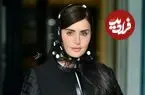 عکس| سفر در زمان؛ «الناز شاکردوست» در کنار یک آدم برفی؛ سال 1402