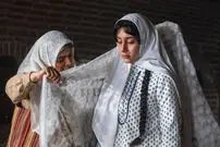 تصاویری جالب از بازیگران زن «بامداد خمار» در پشت صحنه سریال