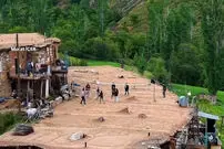ببینید| زمین والیبال روی بام خانه‌ها؛ شگفتی یک روستا در ترکیه