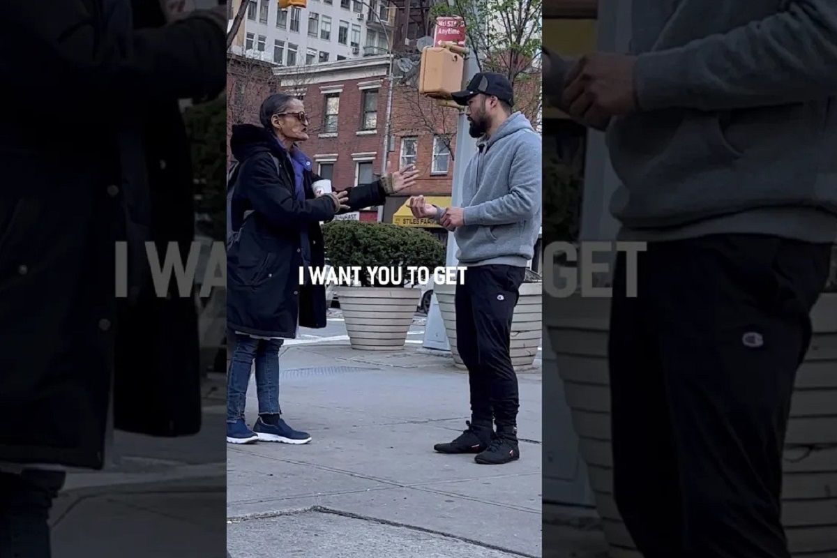 (ویدئو) دوربین مخفی: زن بی خانمان تمام پول غذایش را بخشید تا جوان به دیدارش برسد!