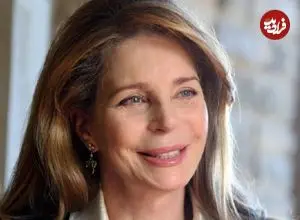 عکس| سفر در زمان؛ «ملکه نور، همسر چهارم ملک حسین پادشاه اردن» در کاخ سلطنتی در امان؛ سال 1353