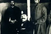 عکس| سفر به ایران قدیم؛ عکس متفاوت ناصرالدین شاه «پشت به دوربین و رو به آینه»