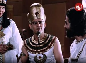 عکس| سفر در زمان؛ «آخناتون» 20 سال بعد سریال یوسف پیامبر در یک آرایشگاه مردانه