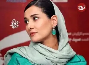 عکس| سفر زمان؛ تیپ و استایل خاص «پریناز ایزدیار» در اکران «زن و بچه»
