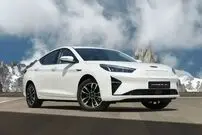 آغاز فروش شرایطی کی ام سی J7؛ ارزش خرید دارد یا نه؟