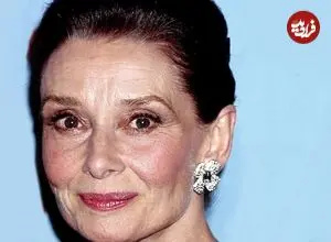 عکس| سفر در زمان؛ «آدری هپبورن» در حال گلف بازی کردن؛ سال 1328