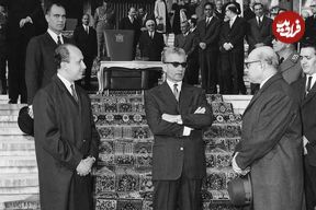 عکس؛ سفر در زمان؛ «محمدرضا پهلوی» چند دقیقه بعد ترور در دانشگاه تهران؛ سال 1327