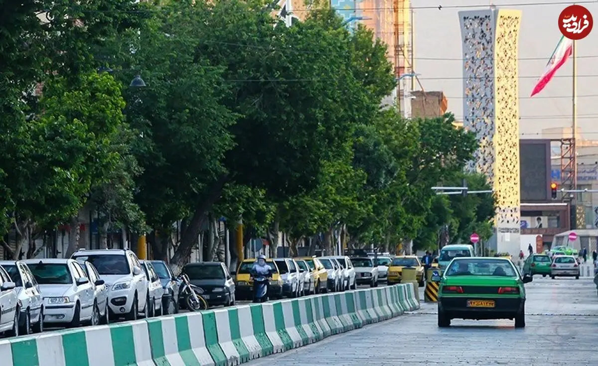 عکس| سفر به تهران قدیم؛ یک دختربچه در میدان شهناز (میدان امام حسین فعلی)؛ دهه 40