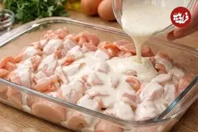 ببینید| طرز پخت یک غذای ساده و جدید با فیله مرغ و ماست یونانی