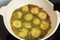 ببینید| طرز تهیه یک کوکو ساده و جدید با اسفناج