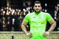 قلم قرمز رنگ روی نام دو قهرمان کشتی