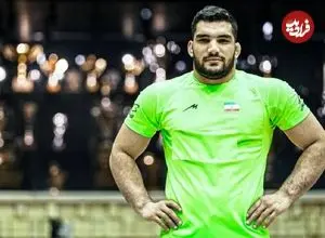 قلم قرمز رنگ روی نام دو قهرمان کشتی