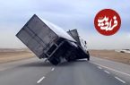 ببینید؛ چاله در خیابان کامیون حمل نوشابه را بلعید