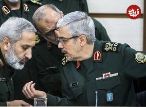 عکس؛ سفر به تاریخ؛ «سردار باقری» در دیدار با «سید ابراهیم رئیسی» در دفتر آستان قدس؛ سال 1396